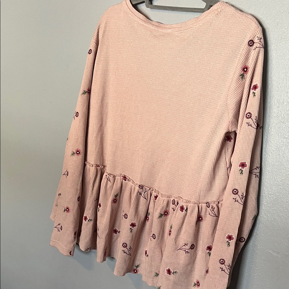Taylor & Sage Blush Pink Floral V-Neck Peplum Tunic - Picture 4 of 5